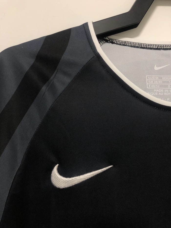 Paris Saint Germain Third Retro Jersey 2001/02