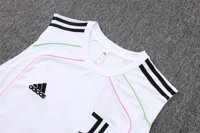 Juventus Training Jersey 25/26