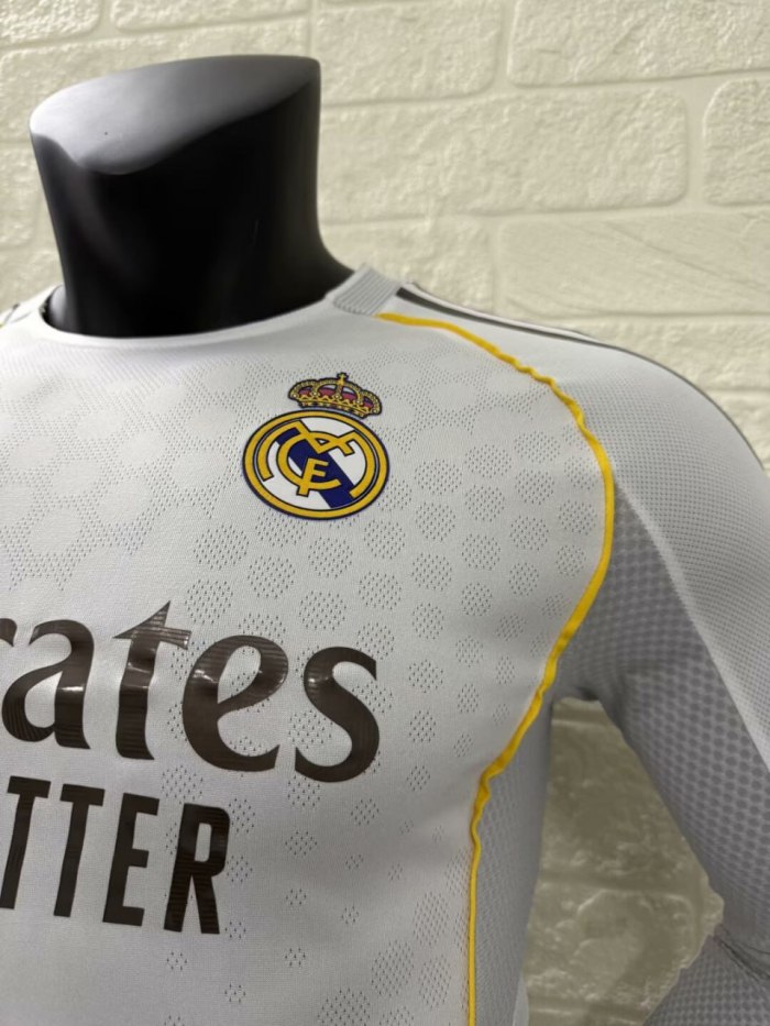 Real Madrid Home Player Version Long Sleeve Man Jersey 25/26