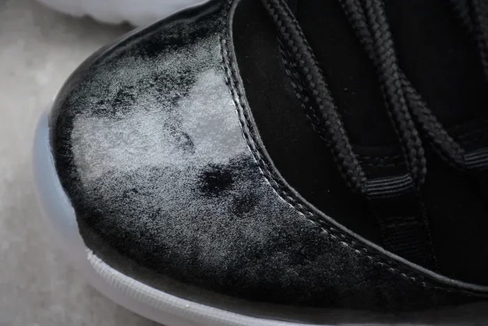 Air Jordan 11 Low “Barons” 528895-010