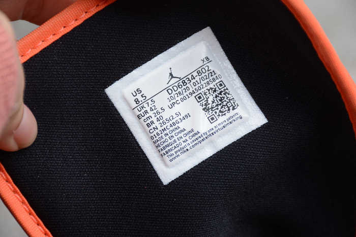 Air Jordan 1 Mid SE `Turf Orange` DD6834-802