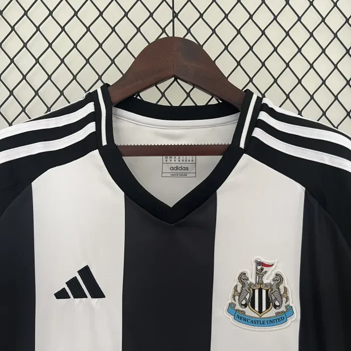 Newcastle United Men's Carabao Cup 2025 Winners Shirt