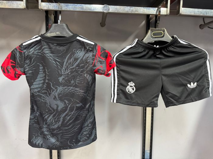 Real Madrid Red Dragon Kids Suit 25/26