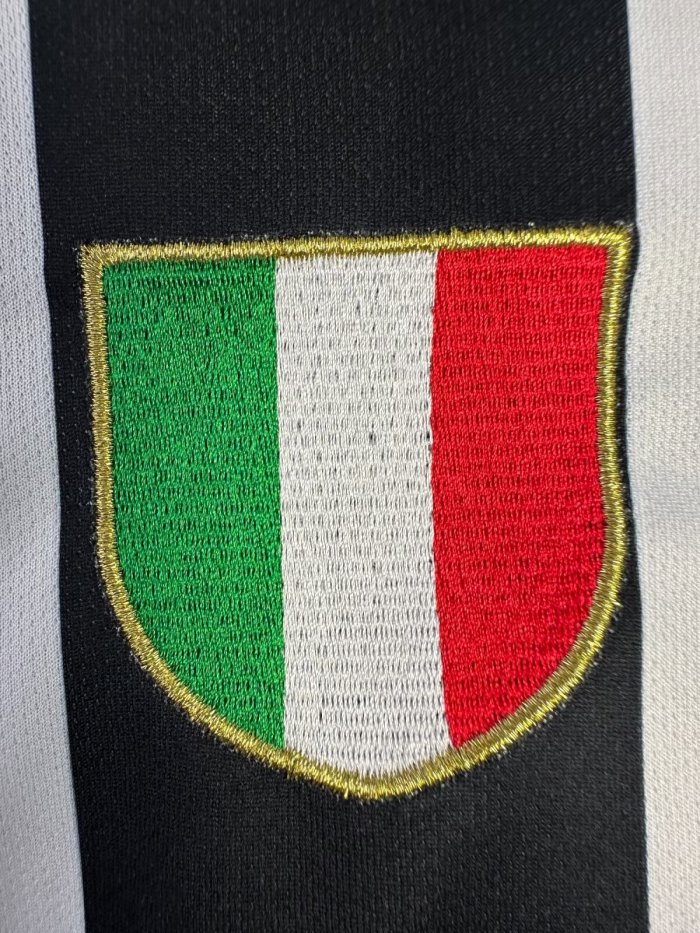 Juventus Home Long Sleeve Retro Jersey 2002/03