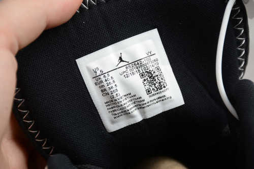 Air Jordan 1 Mid SE Black Gym Red White Light Smoke Grey 852542-100