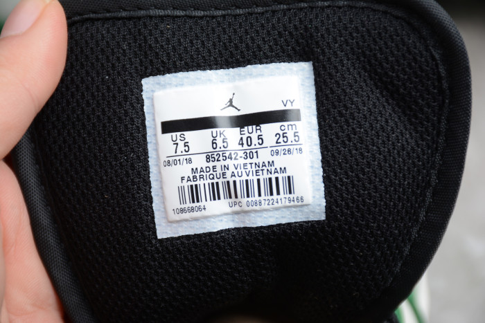 Air Jordan 1 Mid “Pine Green” 852542-301