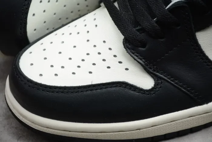 Air Jordan 1 High OG “Dark Mocha” 555088-105