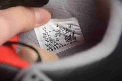 Air Jordan 4 'Bred Reimagined' (FV5029-006)