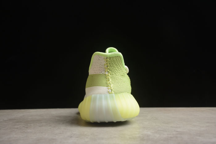 Yeezy Boost 350 V2 Apple Green ZZ96SN