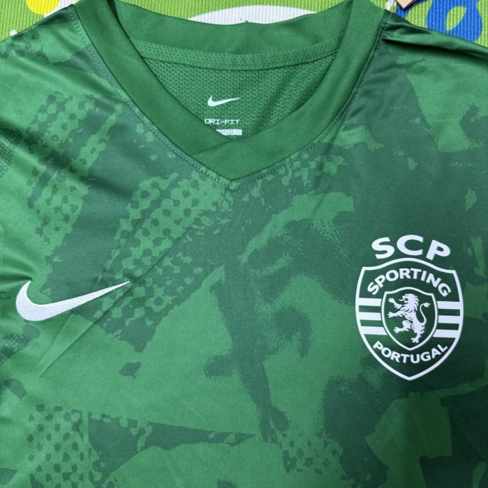 Sporting Lisbon Pre-Match Man Jersey 25/26