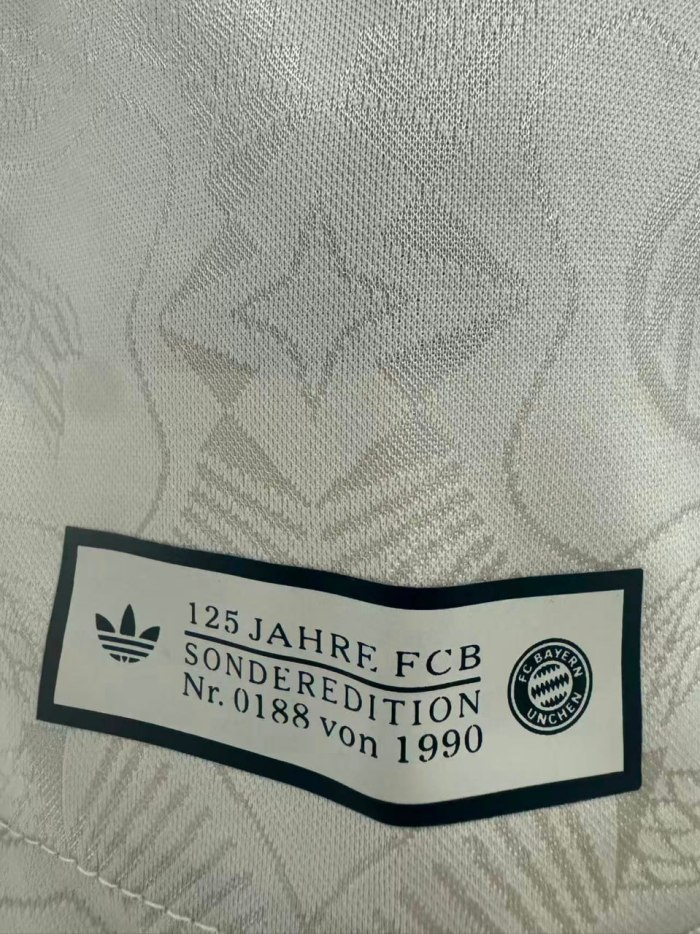 Bayern Munich Oktoberfest Player Man Jersey 25/26