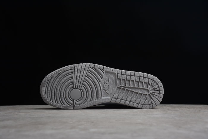 Air Jordan 1 Mid Light Smoke Grey