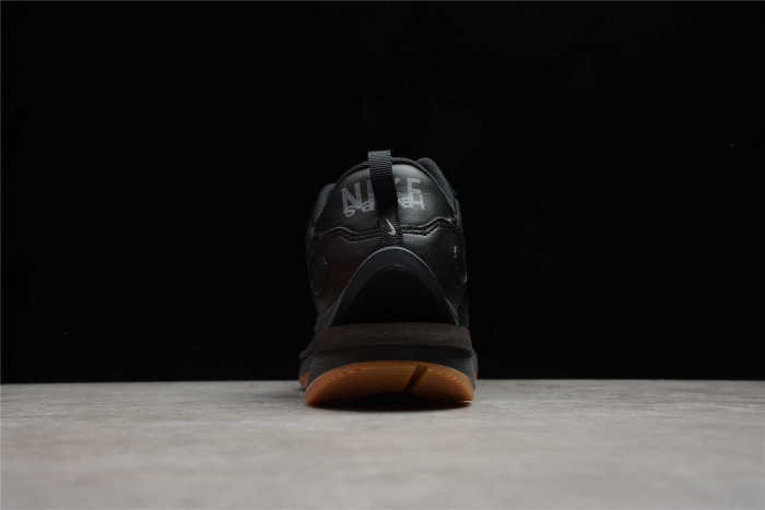 Sacai Nike Vaporwaffle Black Gum DD1875-001