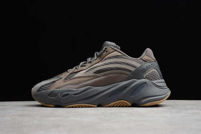Yeezy Boost 700 V2“Geode” Brown EG6860
