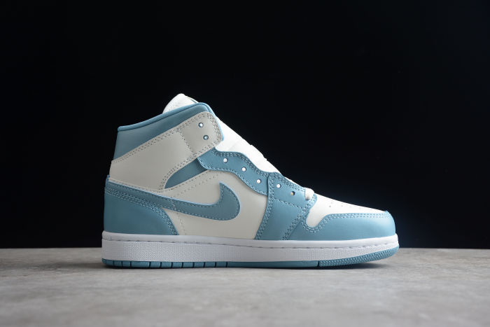 Air Jordan 1 Mid SE “Unc”