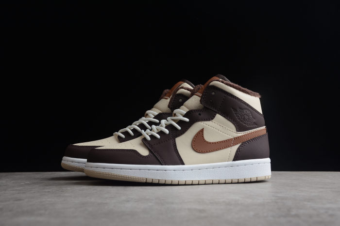Air Jordan 1 Mid SE Cream Dark Chocolate Sneakers Oatmeal