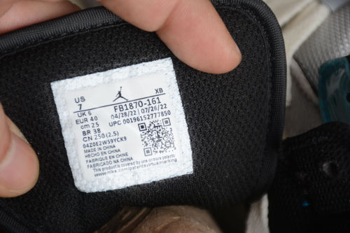 Air Jordan 1 Mid SE
