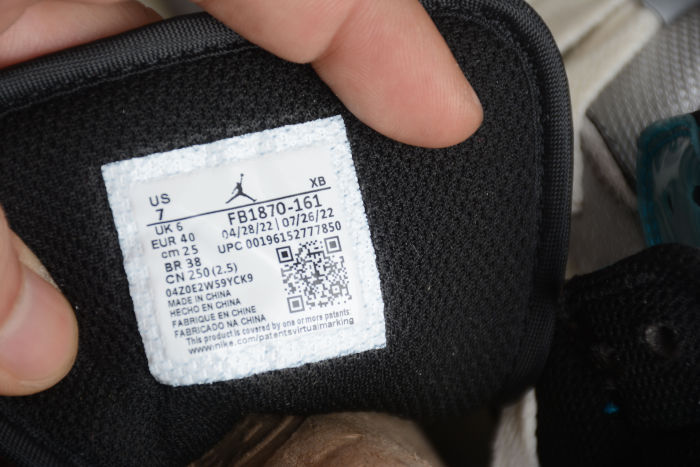 Air Jordan 1 Mid SE