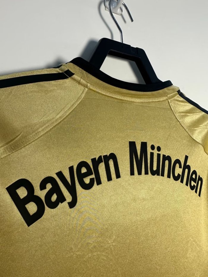 Bayern Munich Away Retro Jersey 2003/04
