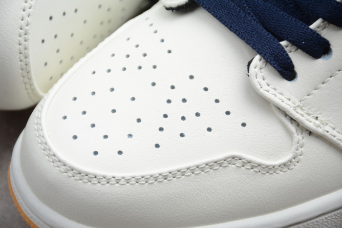 Air Jordan 1 Mid 'Jeter' AH6342-104