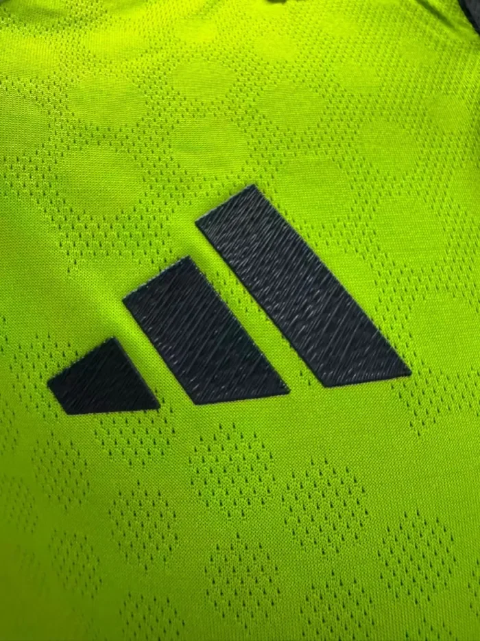 Fulham Away Man Player Jersey 25/26