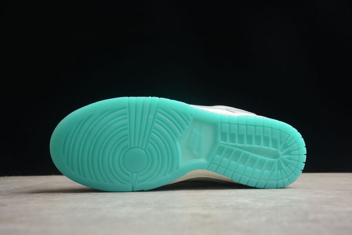 SB Dunk Low 520 FN3433-141
