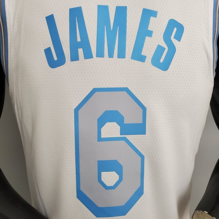 LeBron James Los Angeles Lakers 2020/21 Swingman Jersey White