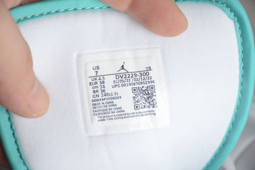 Air Jordan 1 Mid Marine Green