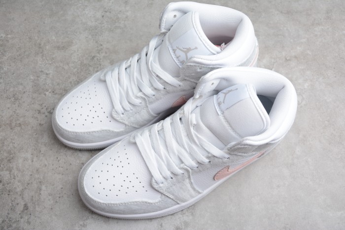Air Jordan 1 Mid SE Light Iron Ore”