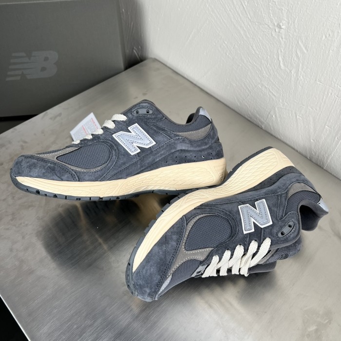 NEW BALANCE M2002RHO PHANTOM