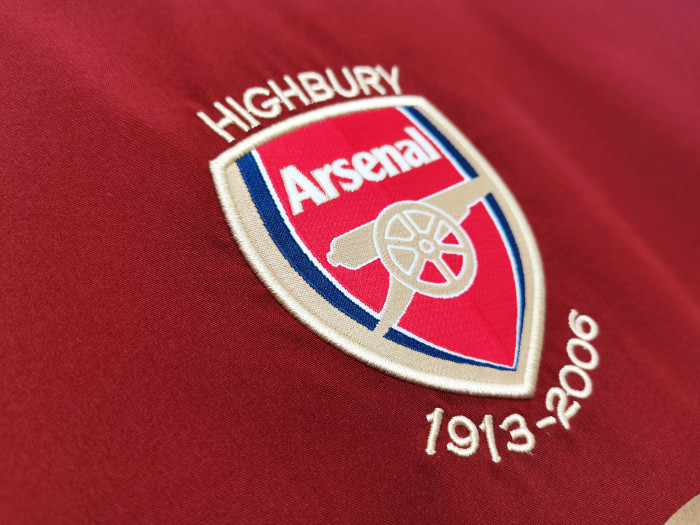 Arsenal Home Long Sleeve Retro Jersey 2005/06
