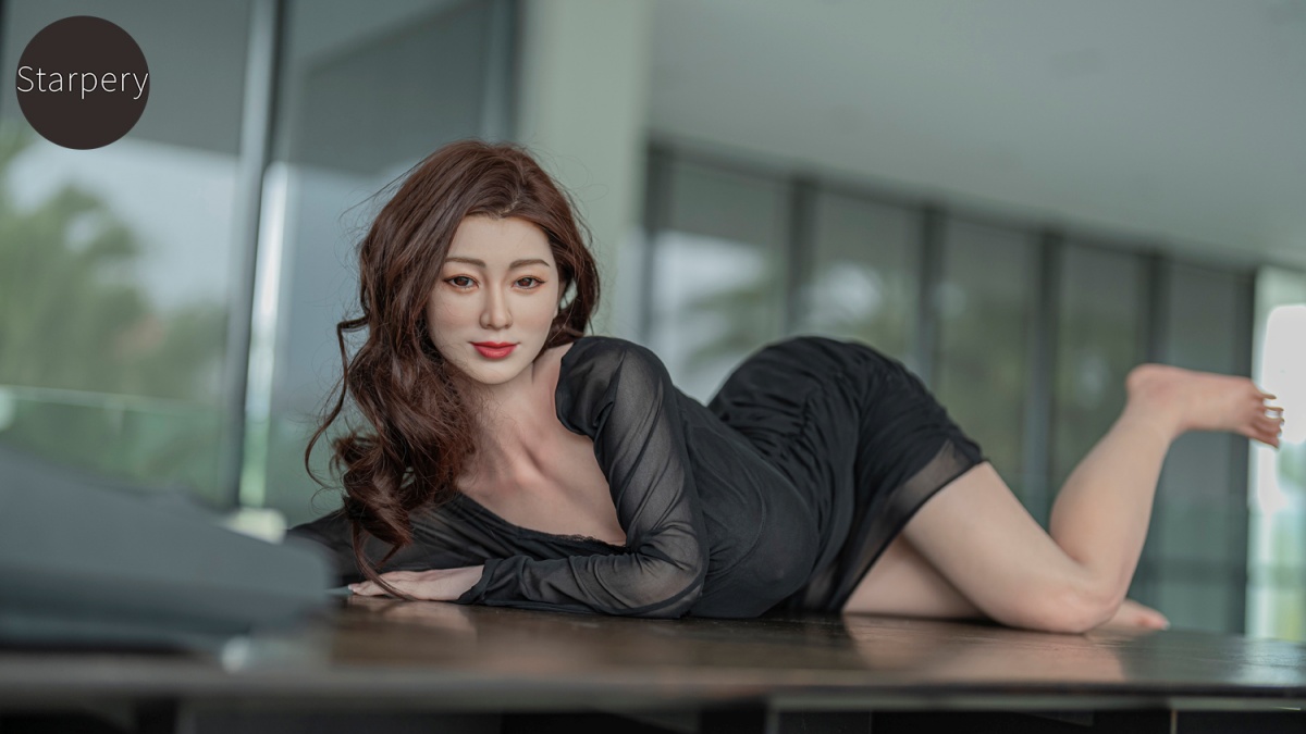 セクシーな人妻ボディフィギュア