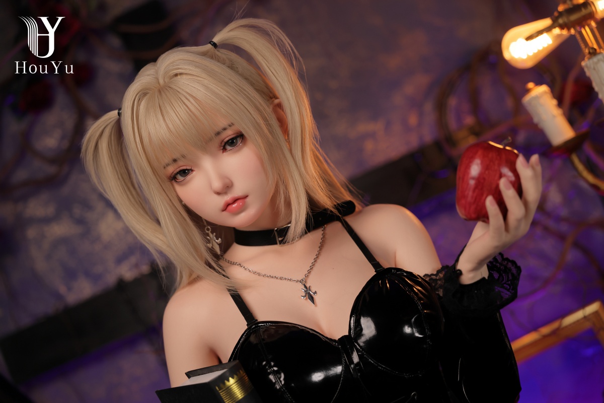 妖艶な黒衣のパートナー