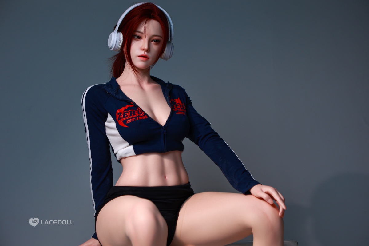 強くて美しい女性型ドール 強くて美しい女性型ドール