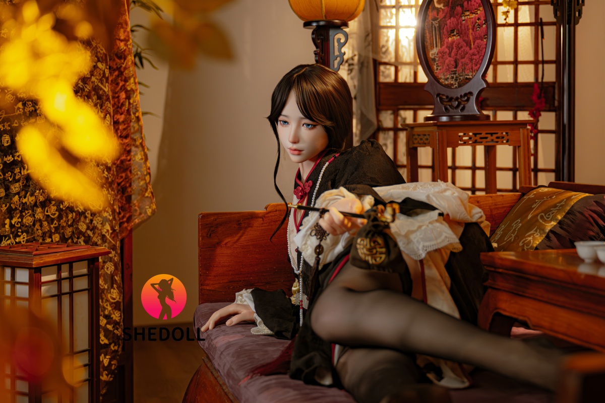 気品あるラブドール 異国風美女ドール