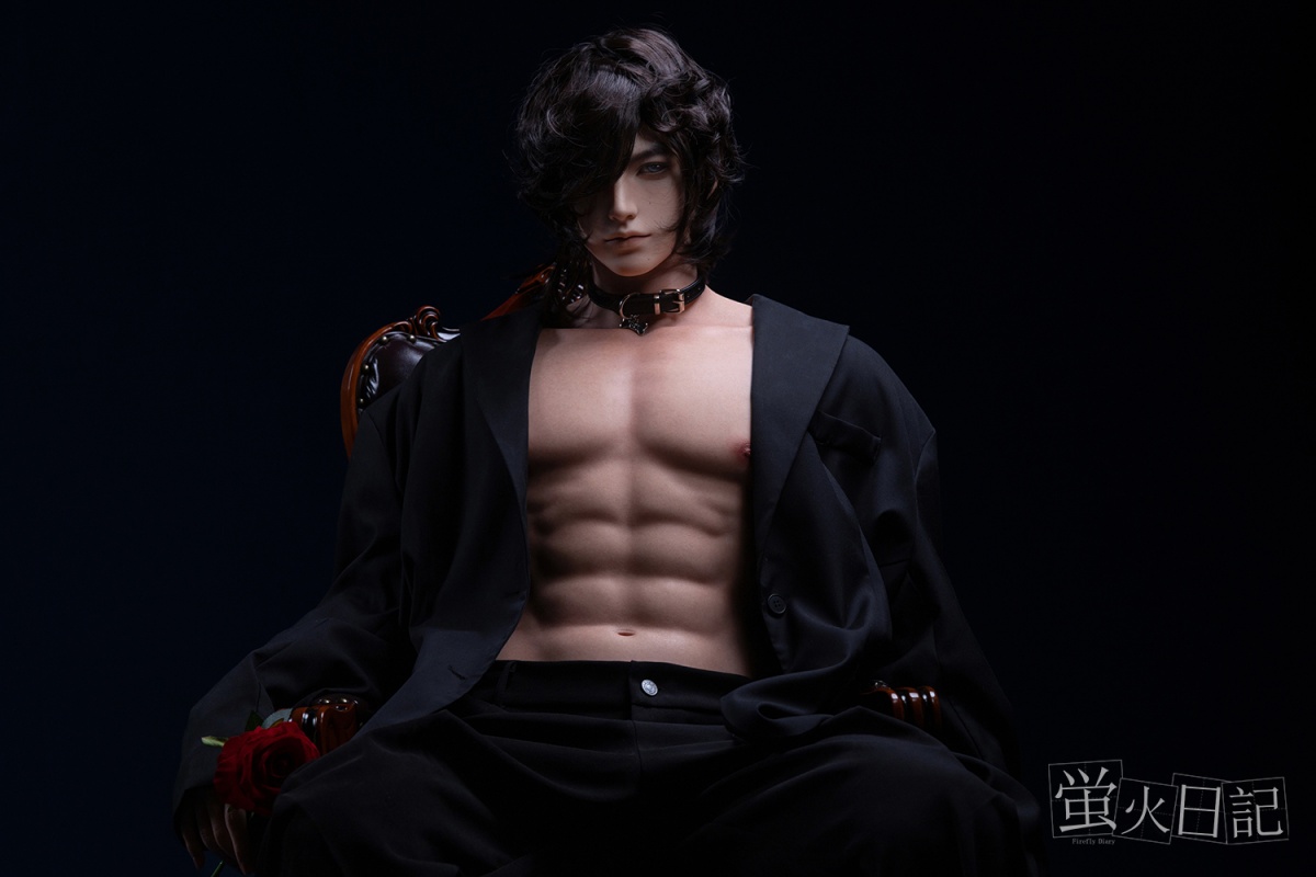 存在感抜群、逞しいドール