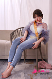 デニム姿の清楚系ラブドール