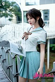 制服姿のリアルドール