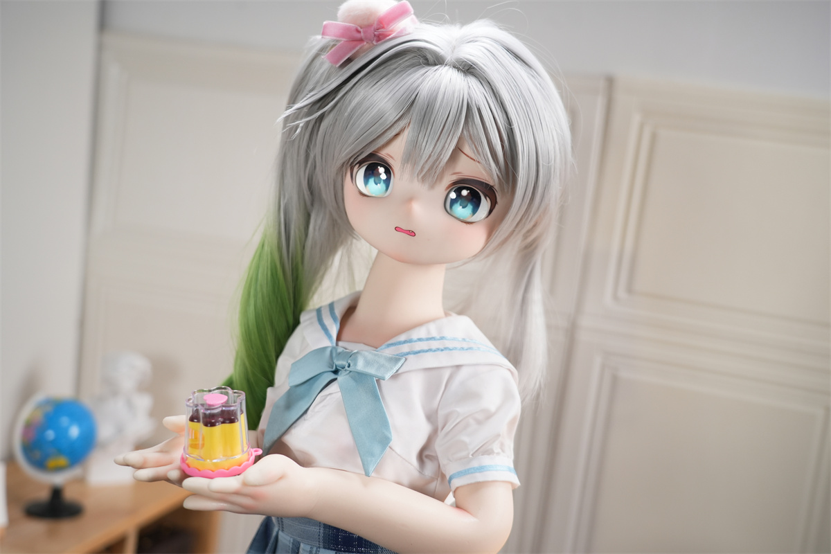 萌え系アニメ人形