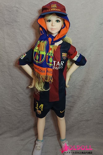 [お客様撮影写真] JYDOLL 132cm バスト平 ＃151ヘッド TPE製ドール サッカー衣装に着せる可愛いロリータドール