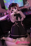 かわいいシリコンドール 浅色シャツと黒ミニスカートの美少女ドール