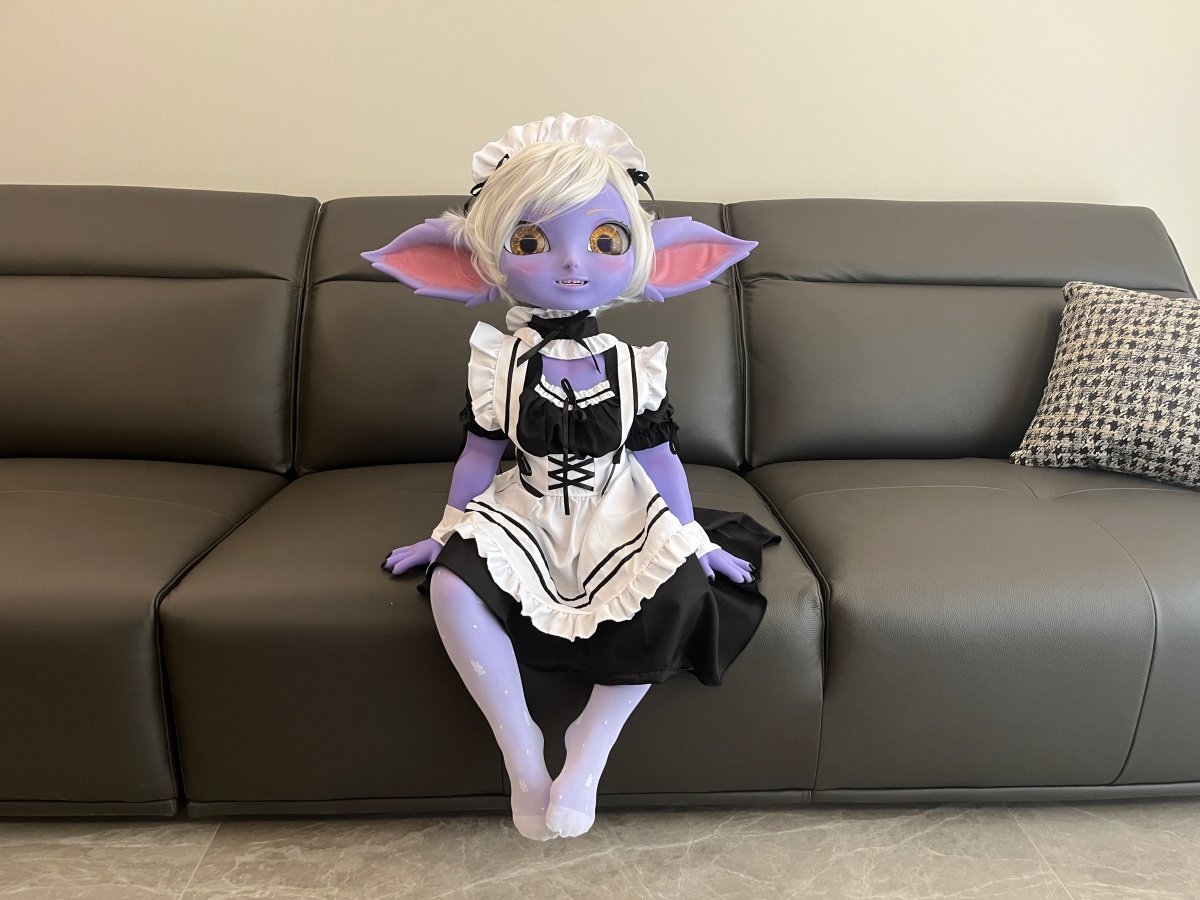小型リアルドール