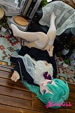 制服スタイルのかわいい美少女ラブドール 立ち姿写真
