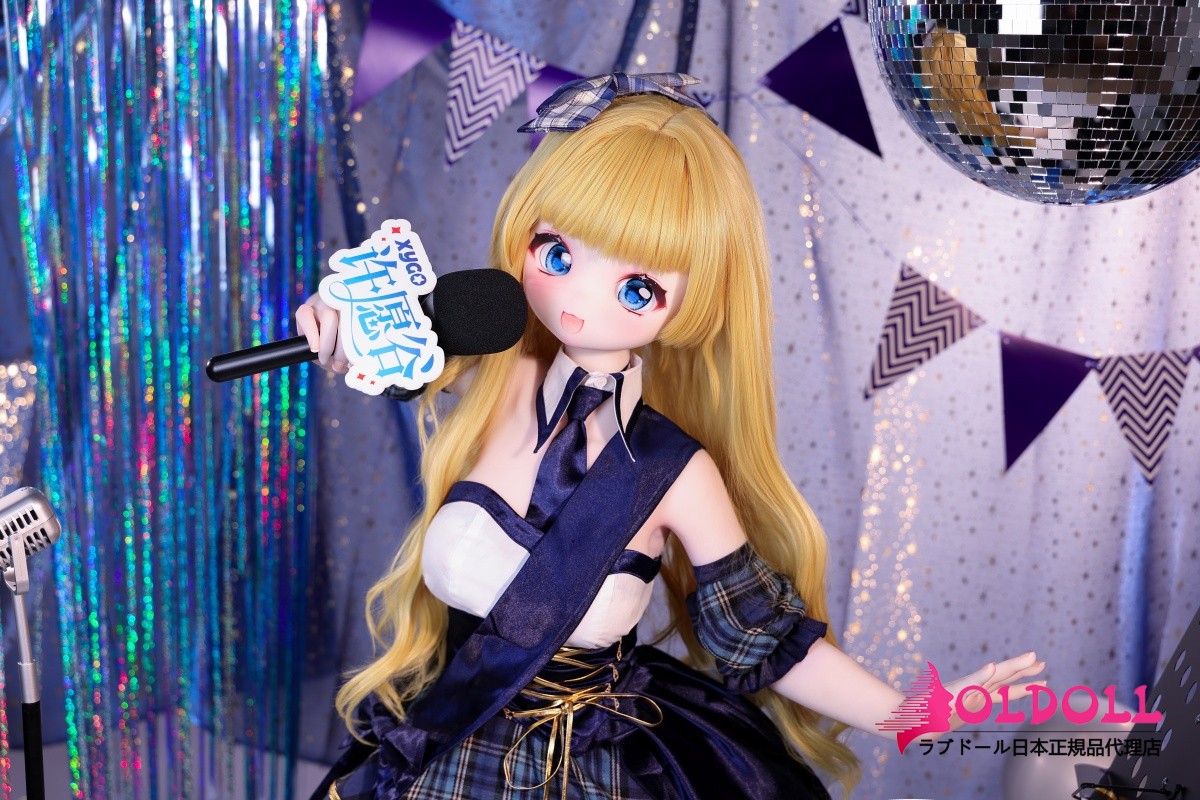 黒い演出ドレスのアイドル風ドール 全身アングル写真