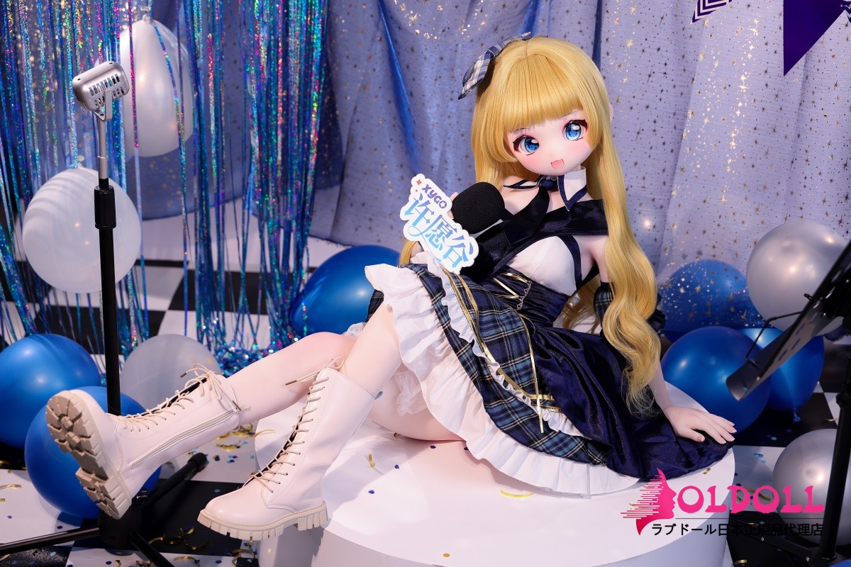 美少女スタイルのアニメ風ドール 自然なポーズ