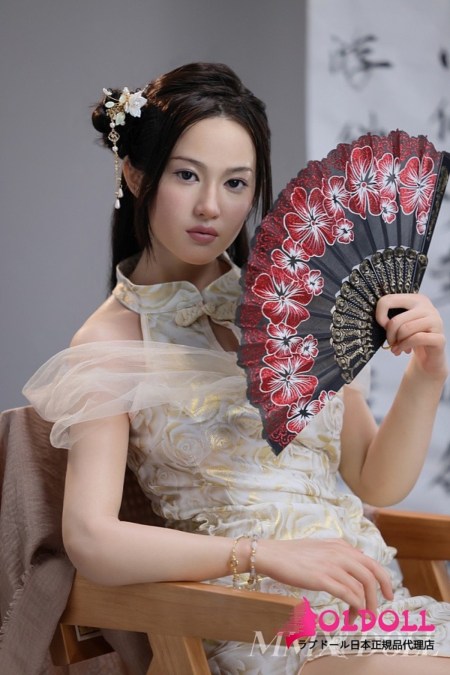 MMXDOLL シームレスラブドール リアル皮膚153cm Cカップ 梦菲（mengfei）ヘッド 白いチャイナドレスで書道を楽しむ美人ラブドール