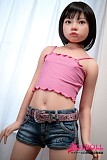 小柄ドール 座りポーズ 可愛い表情
