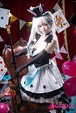 ミステリアスな空気感を演出する美少女ドール
