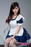 等身大ドールのリアルな存在感が伝わるメイド風デザイン

