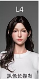 LACE DOLL 167cm Dカップ 赤木(chimu)ヘッド シリコンドール 清楚系ラブドール グリーンのチューブトップとショートパンツでくつろぐ美人ラブドール